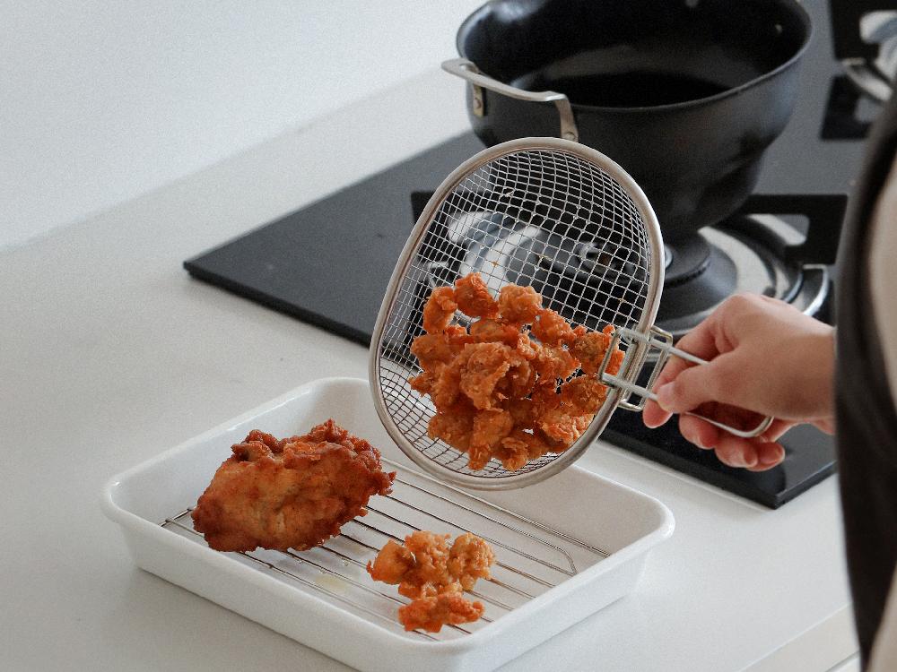 ステンレス製油切りスプーン付き【SHIMOYAMA/シモヤマ】コンパクトに収納できる揚げ物鍋セット