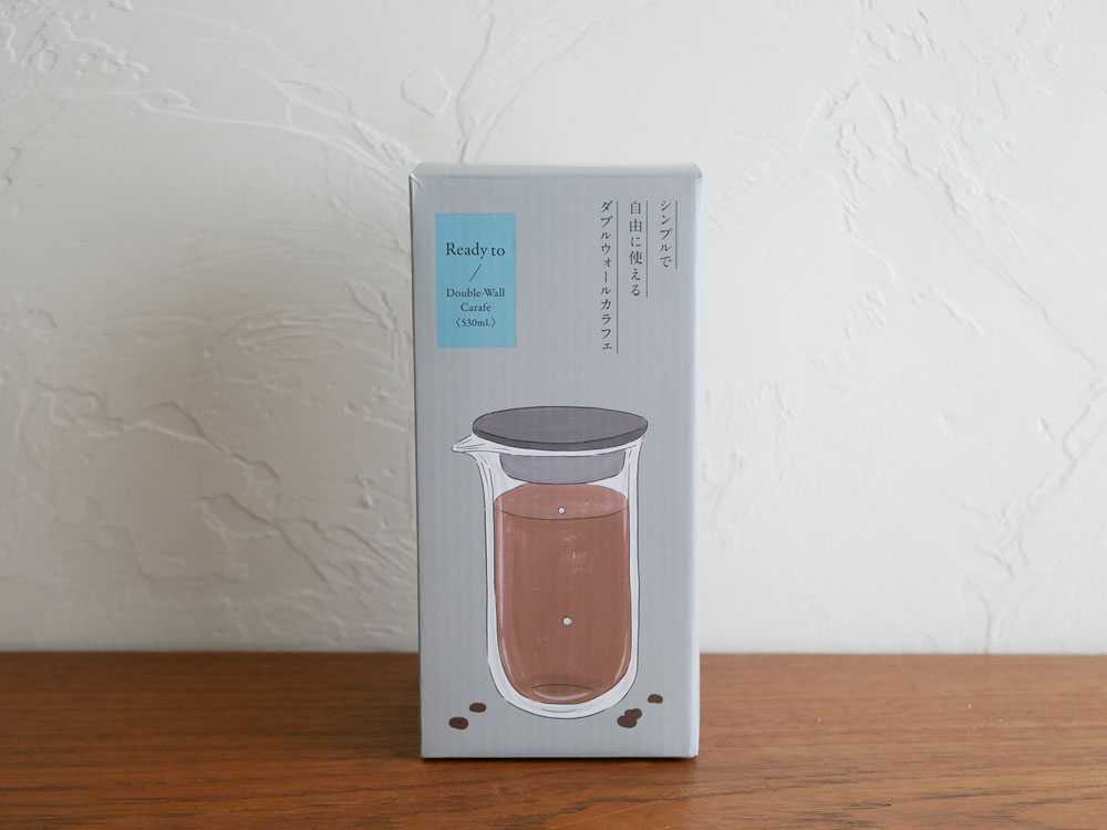 manaのダブルウォールカラフェに入ったお茶と蓋