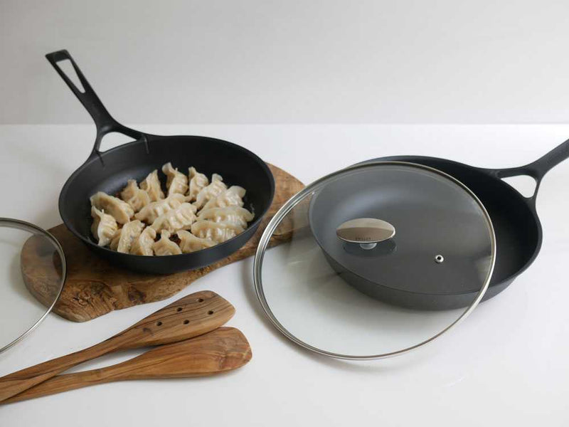 銀色UNILLOY鋳鉄フライパン26cmとガラス蓋