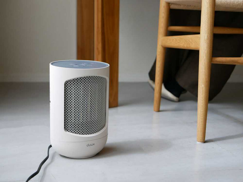 コンパクトな【デュクス】即暖ミニヒーターzone