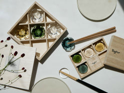 スガハラ製のガラス製はしおき5個セットが桐箱に美しく収められた商品写真