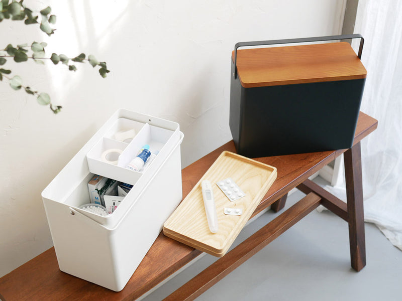 tower/Yamazakiブランドのスチール製救急箱