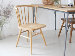 adepecheのハーフラウンドチェアと他商品が写った画像