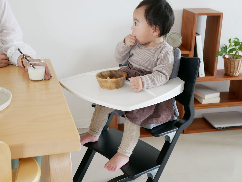 Leanderのベビーチェア用セーフティーバー