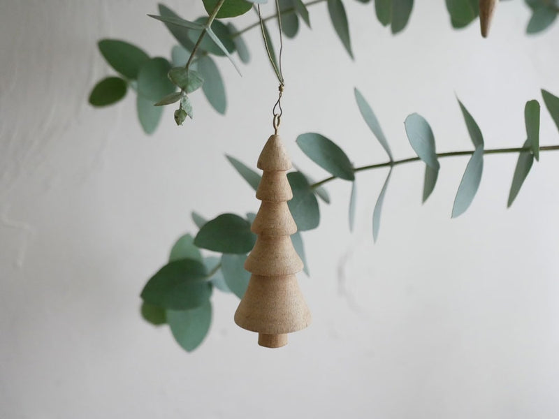マンゴーウッド製のコーン型オーナメント