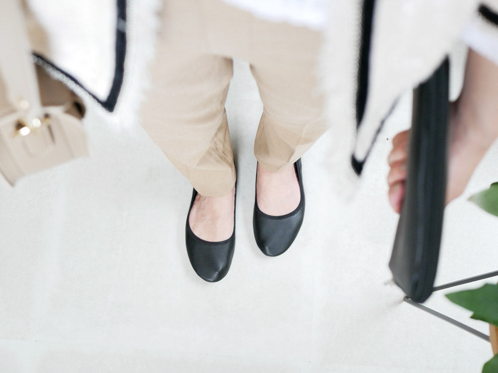 パラデックの【Plier Classic】携帯スリッポン プレーン、合成皮革とゴム底を使用したドレスシューズの写真