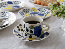 【Arabia/アラビア】カラフルな磁器製ティーカップとソーサーのセット