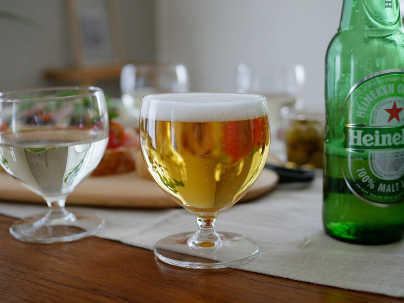 ロイヤルレアダムのスタッキングワイングラス、透明なソーダガラス製で重ねて収納可能なデザイン