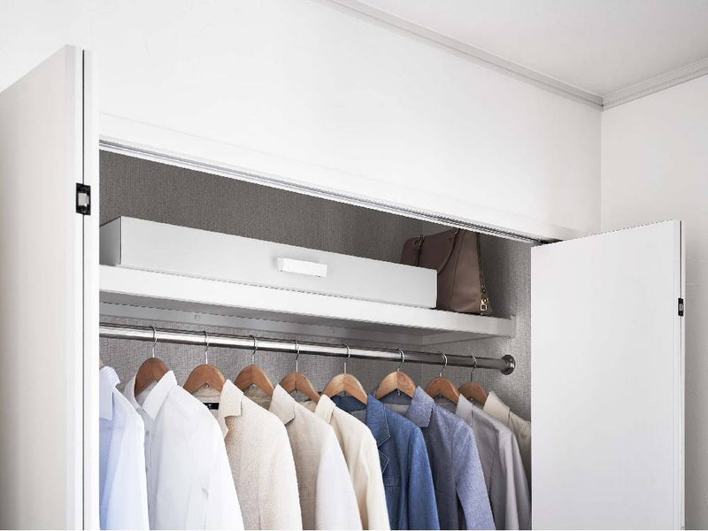 タワー着物収納ボックス。上下二段の紙製棚が備わったシンプルな収納キャビネット