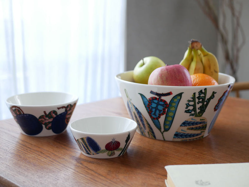 Iittalaイッタラのタイカ サト ボウルに果物が入った磁器製の食器の写真
