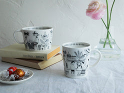 アラビア エミリア マグとカップの磁器製セット、ベージュ色で150周年記念バックスタンプ入り