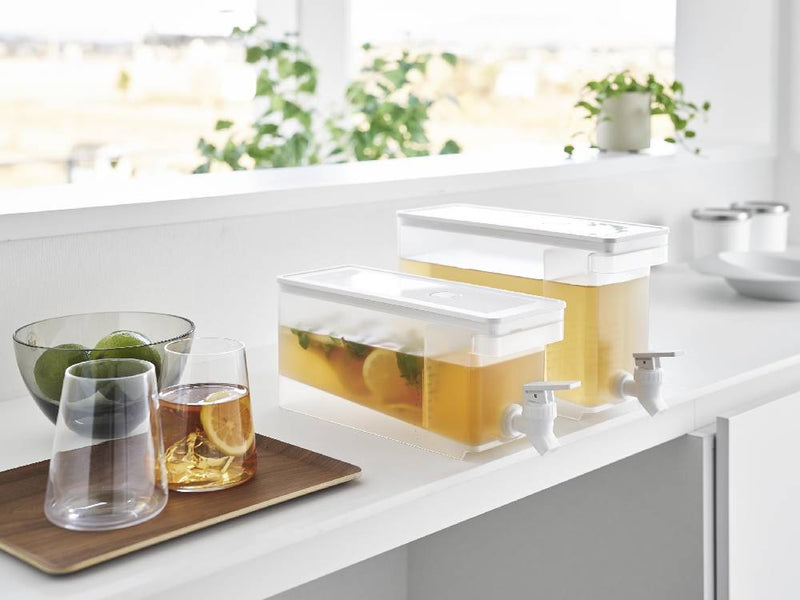 タワー冷蔵庫ドリンクサーバー1.8Lホワイト、透明なメタクリルスチレン製容器に蓋と蛇口が付いたキッチン用食器