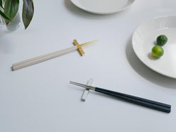 【Cutipol(クチポール)】KUBEシリーズのブラックシルバーお箸と箸置きのセット