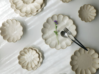 【TOJIKITONYA/トウジキトンヤ】ぽってりとした花皿 リンカ