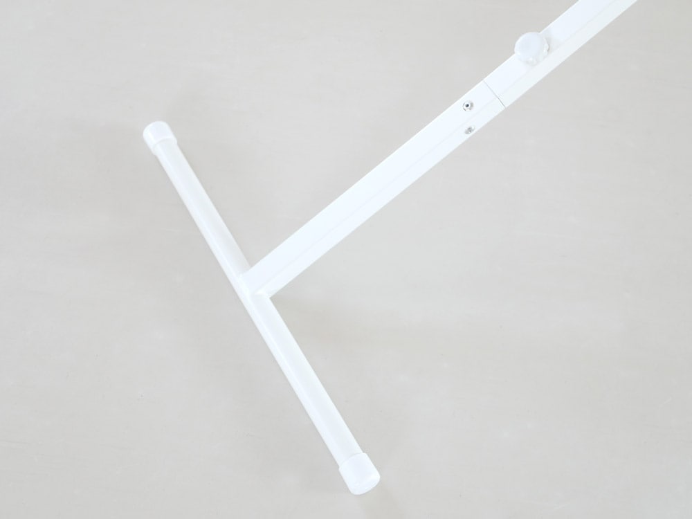 YAMAZAKIタワーの白色プラスチック製軽量アイロン台