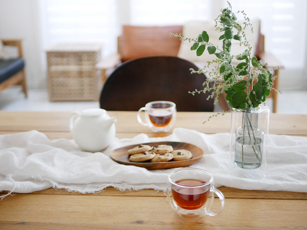 ポッシュリビングのガラス製フロートベース、直径8cm、高さ15cm、シンプルなデザイン