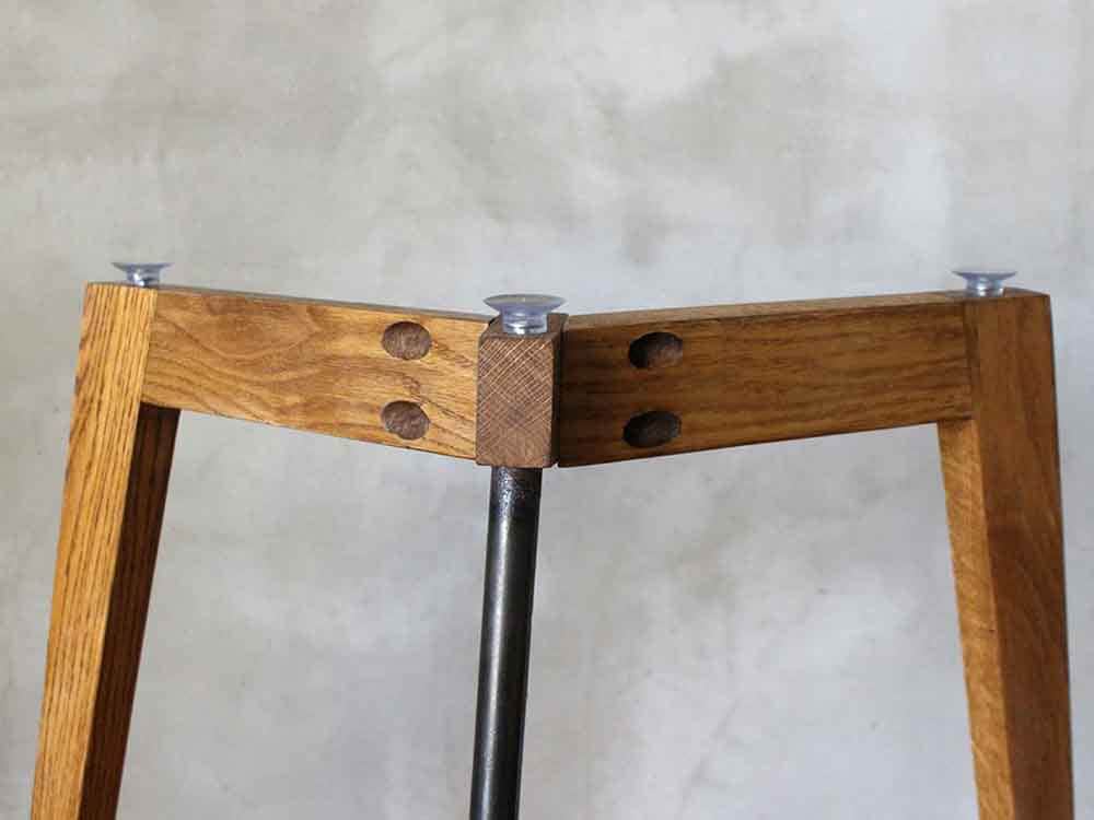 オーク無垢材とスチールパイプのガラステーブル