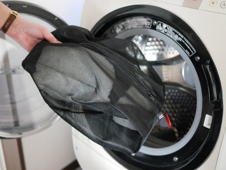 サラサデザイン製ワイドランドリーネット、ポリエステルとラテックス素材の洗濯用メッシュバッグ