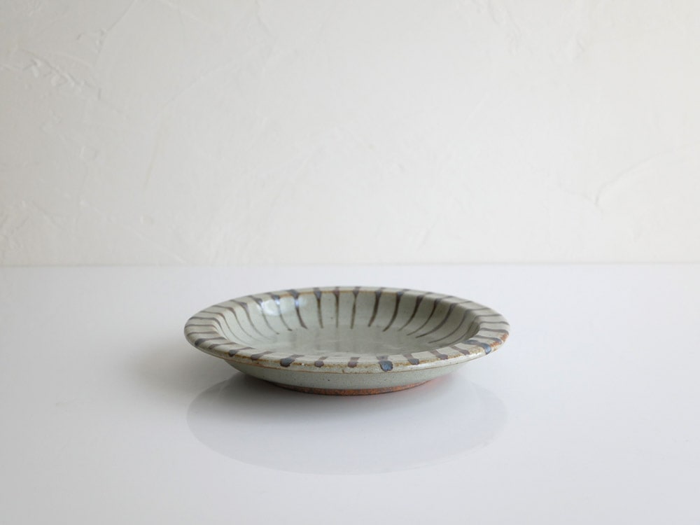 アデペシュの手作り陶器プレート