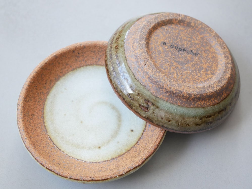 アデペシュのOTOHA豆皿、手作り陶器製