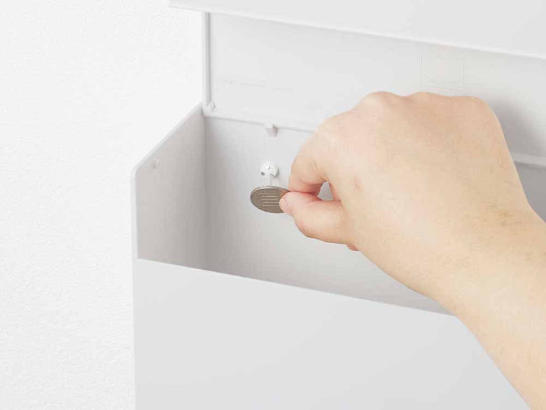 YAMAZAKI/tower製タワーウォールペーパーホルダー