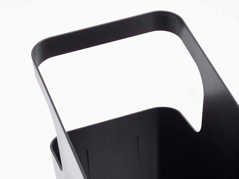 YAMAZAKIタワーのプラスチックダストボックス兼サイドテーブル