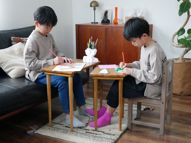 Comore Sunのチークネストテーブルの写真