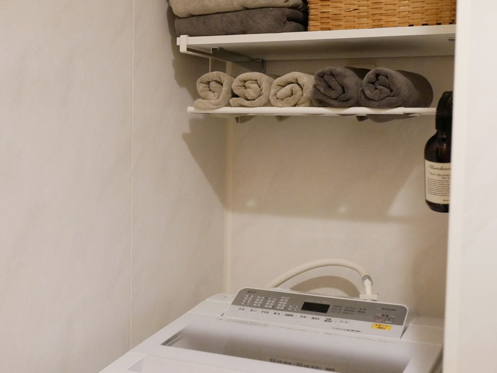 towerタワーのスチール製浮かせる伸縮シューズラック