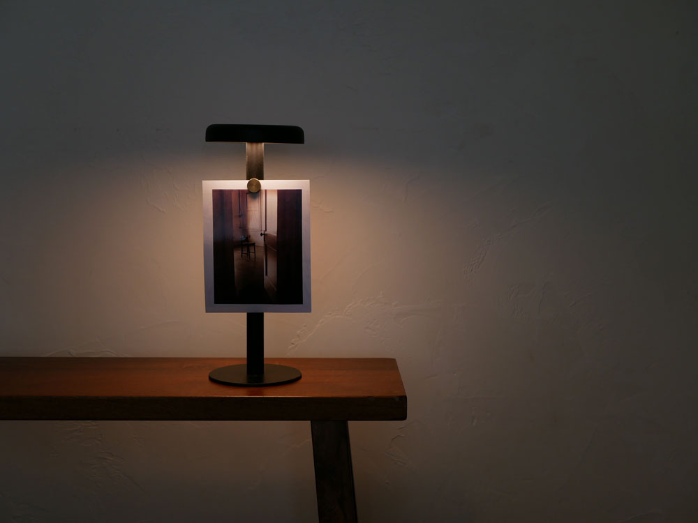 FUJITA KINZOKUのテーブルランプ「イチ」