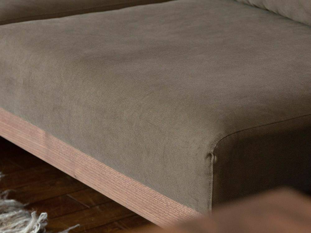 a.depecheのブラウンウォルナットフレームソファ