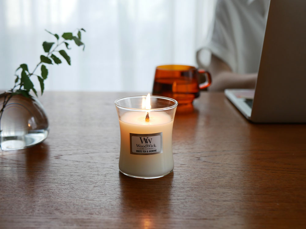 カメヤマの音と香りを楽しむWoodWickキャンドル