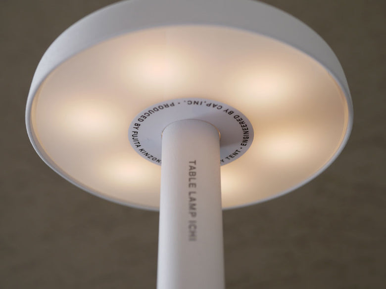 FUJITA KINZOKUの鉄製テーブルランプ イチ