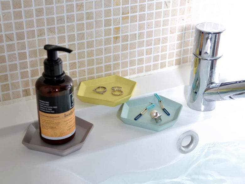 ideacoのShimamoriプレート、バンブーとメラミン樹脂製