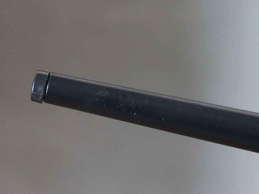 アデペシュのヘリンボーン柄ブラックジップデザインチェア