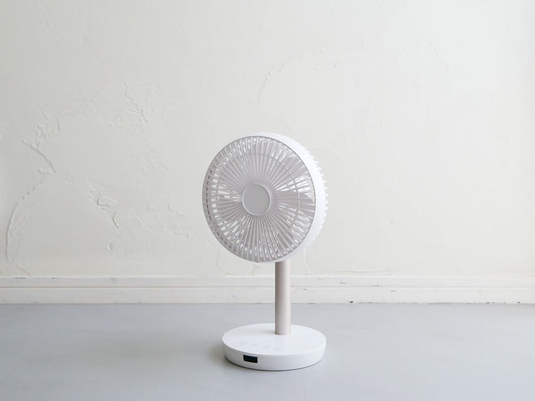 THREEUPの充電式スマートデザインファン