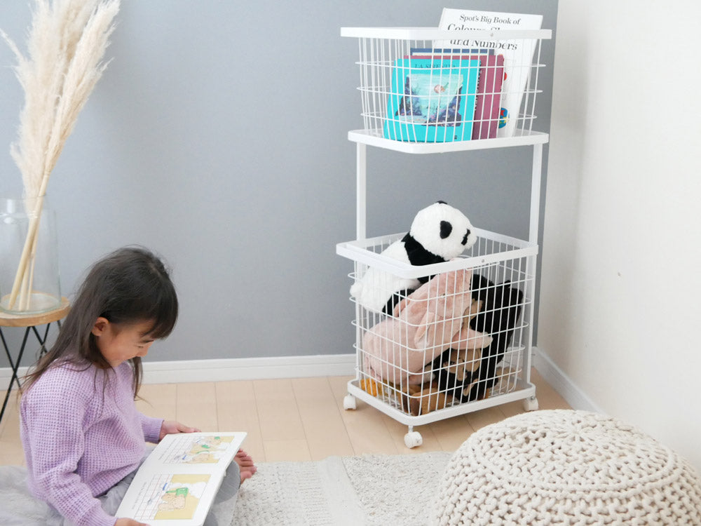 YAMAZAKI製【tower/トスカ】ランドリーワゴンとM・Lサイズのバスケット。スチール製でナイロンキャスターが付いている洗濯用ワゴン。