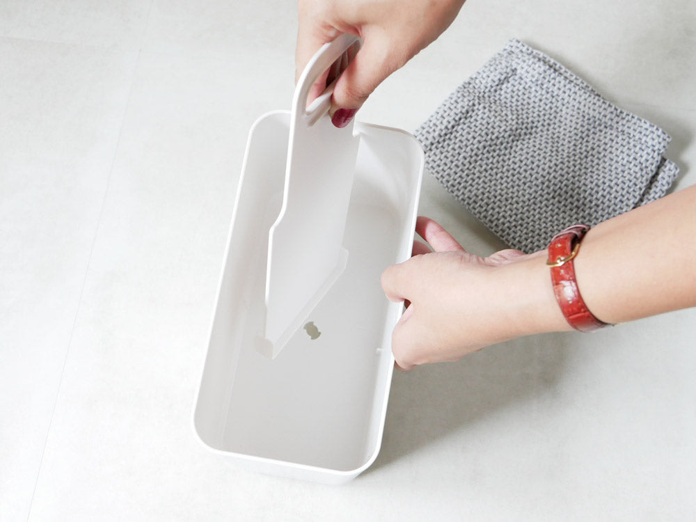 like-itの持ち運び可能なメイクボックス