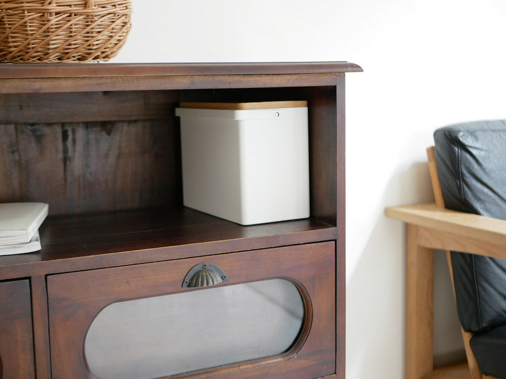 towerブランドのスチール製救急箱