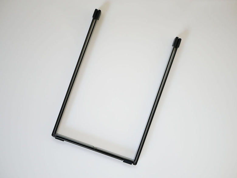 YAMAZAKIのタワー型ポリ袋エコホルダー、銀色スチール製本体とシリコンキャップの写真