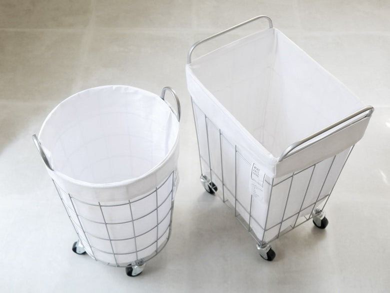 BRIDのランドリーストレージスクエア45L、キャスター付きの洗濯用収納バスケット