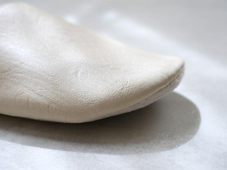 sarasa designのシンプルなプレーンステッチルームシューズ