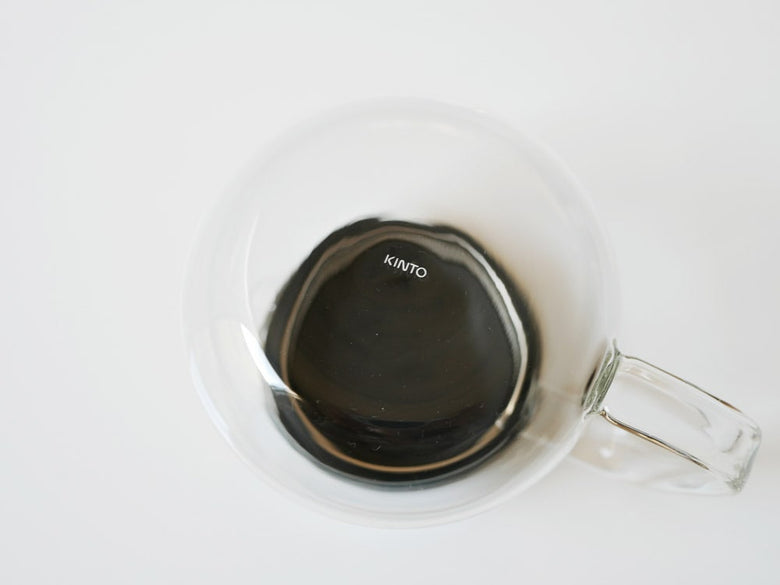 KINTOのUNITEAワンタッチティーポットとコーヒーカップ