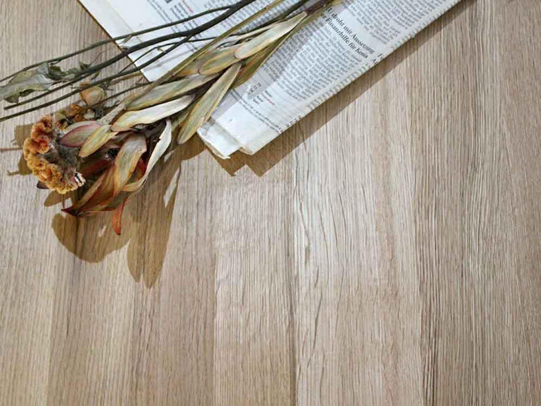 オーク無垢材のハードウッドフローリング