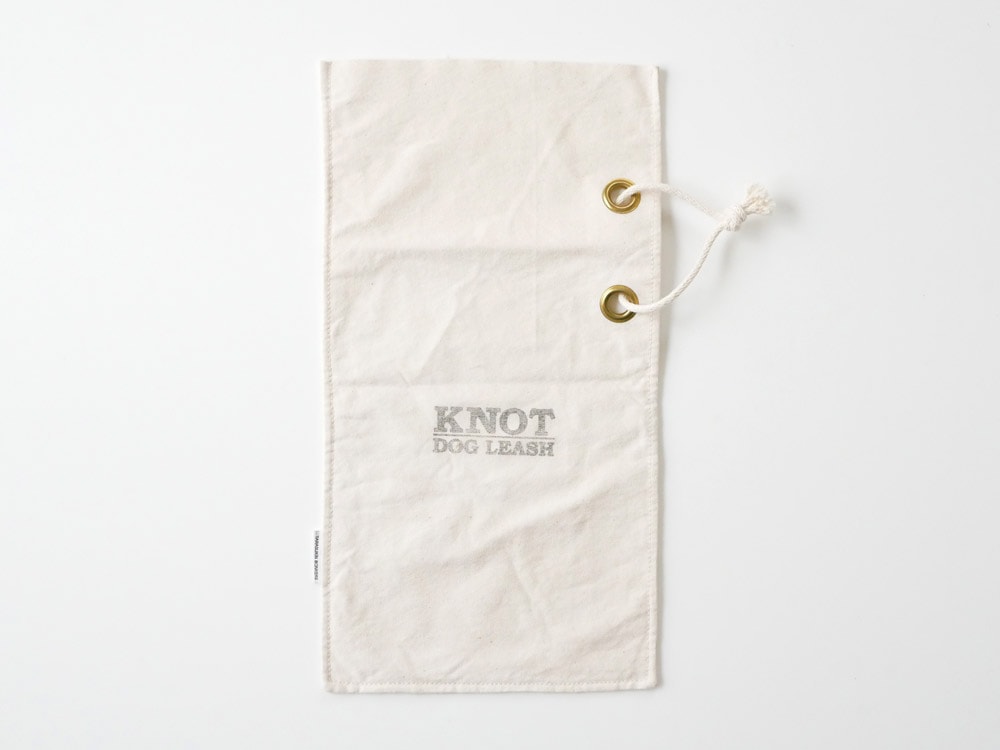 TOOLS FOR THE DOGの手染めリネン製ドッグリード。自然な色むらが特徴の日本製で、小型から中型犬に適したデザイン
