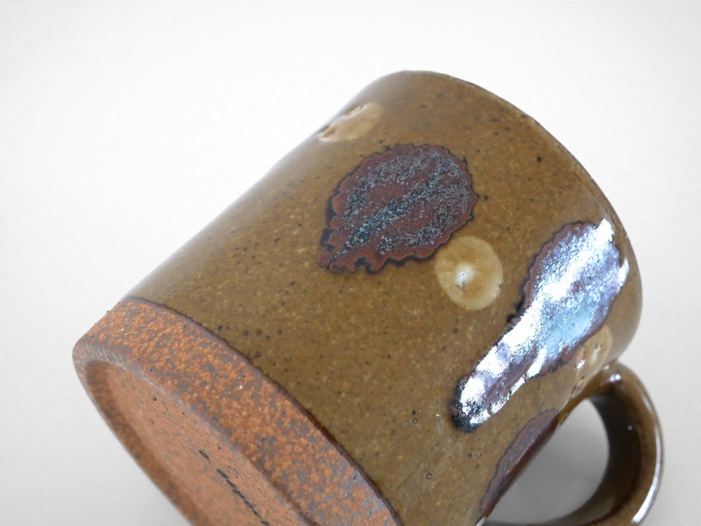adepecheアデペシュの茶色陶器マグカップ