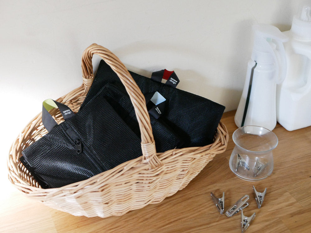 サラサデザインのランドリーネット ワイド、ポリエステルとラテックス素材で作られた家庭用収納バスケット