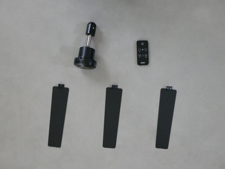 BRID（ブリッド）製ダクトレールファン DCプラス Φ50、直径50cmの白色円形ファンユニット、照明用ダクトレール専用