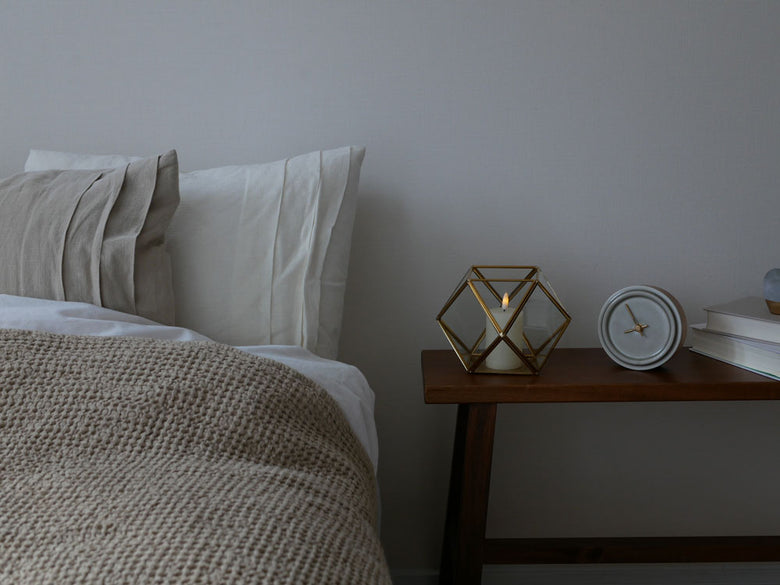 Horn Please MADEのLEDライトキャンドルが各サイズ（XS、S、M、L）別々のデザインボックスに入れて並べられた展示写真