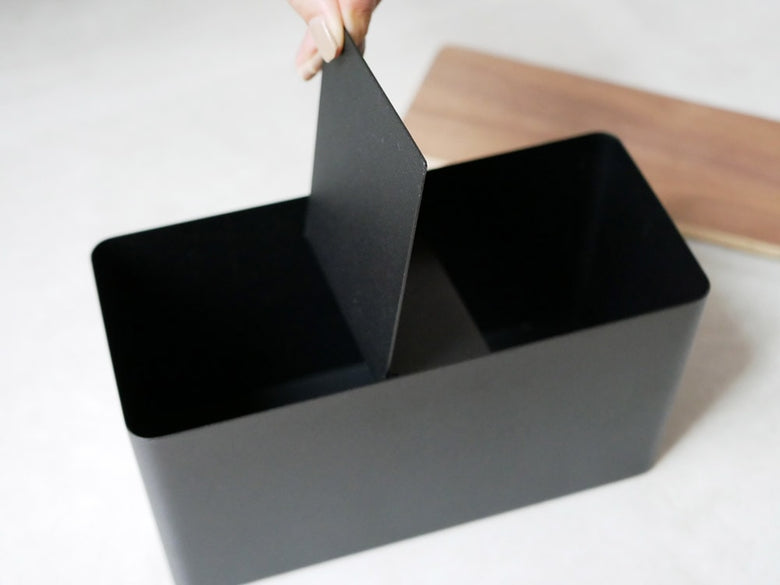 ヤマザキ製スチールと木のサニタリー収納ケース