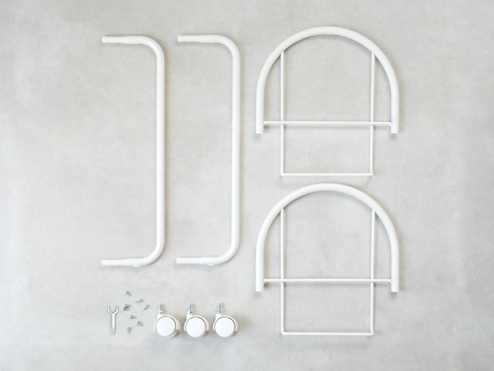 ライクイットの2段ランドリーバスケットとハンガー